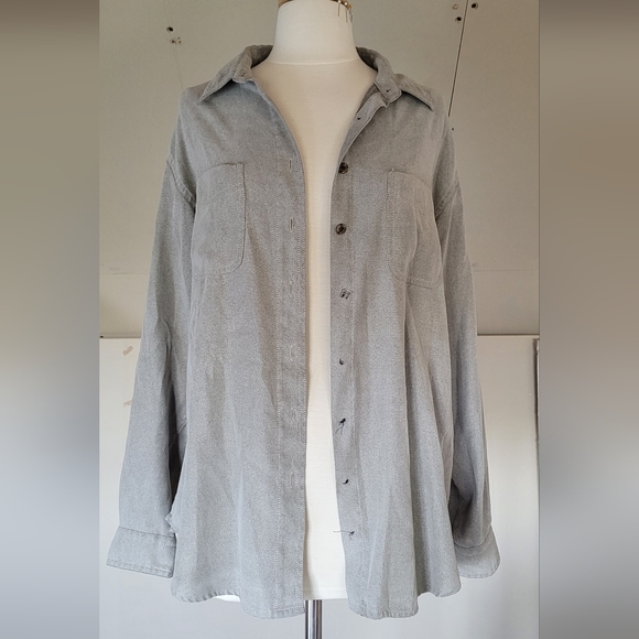 St. John's Bay Womens Grey Button-up Shirt Size L Missing Buttons - Picture 3 of 7